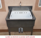 Lavabo sa slavinom za pranje lodni
